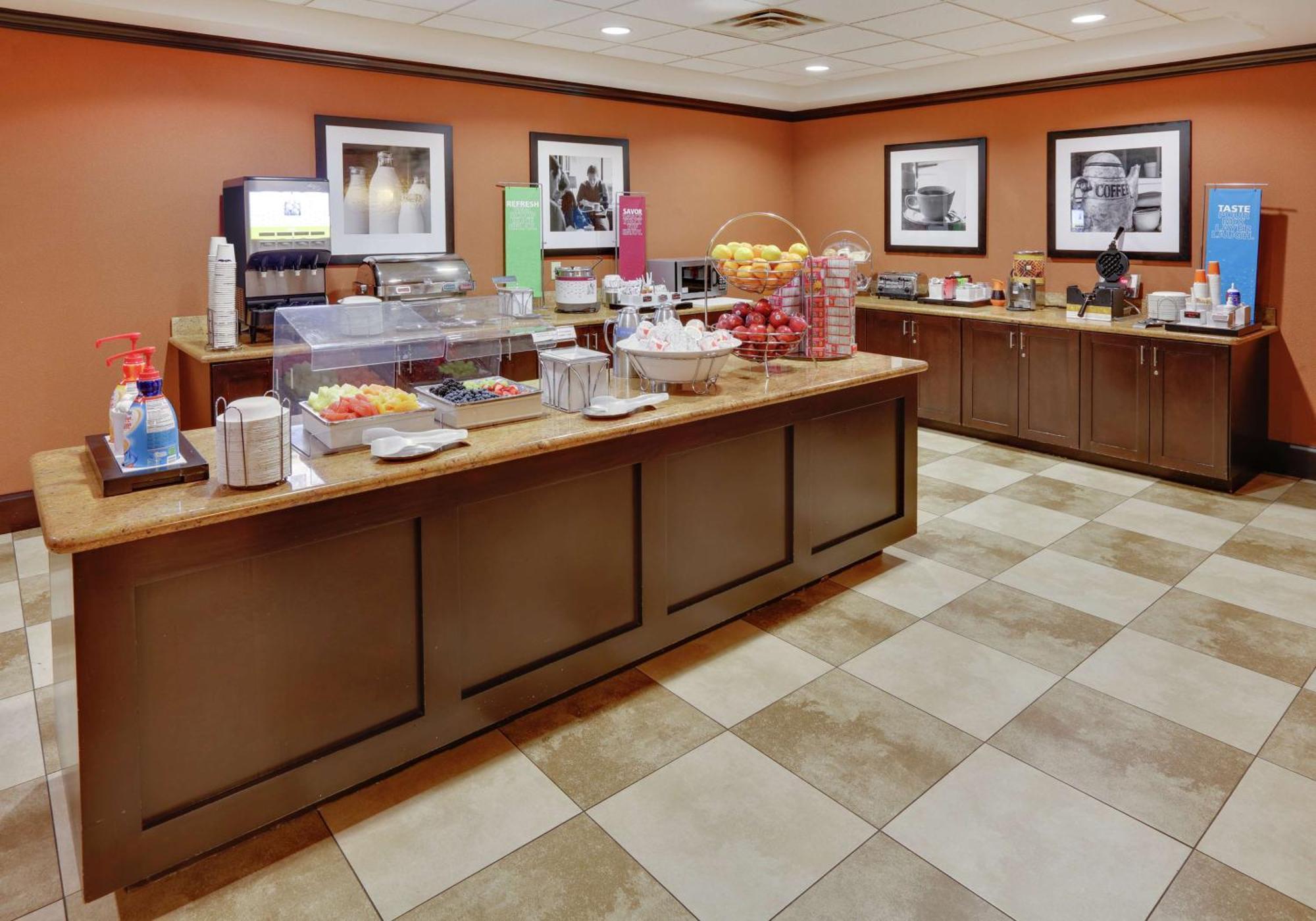 Hampton Inn & Suites Fort Worth/Forest Hill Екстериор снимка