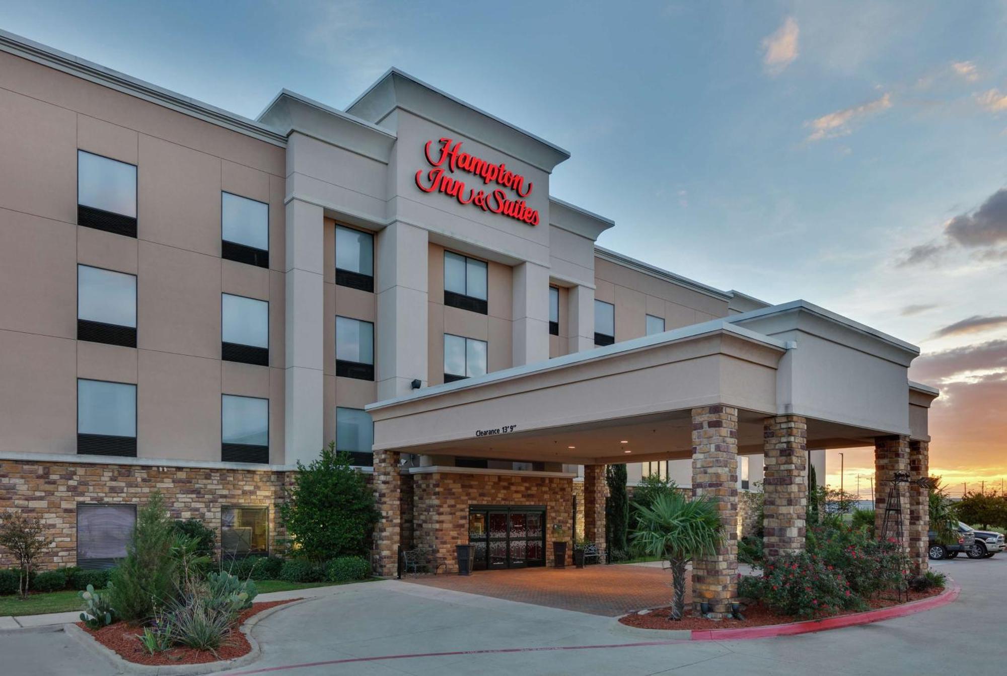 Hampton Inn & Suites Fort Worth/Forest Hill Екстериор снимка