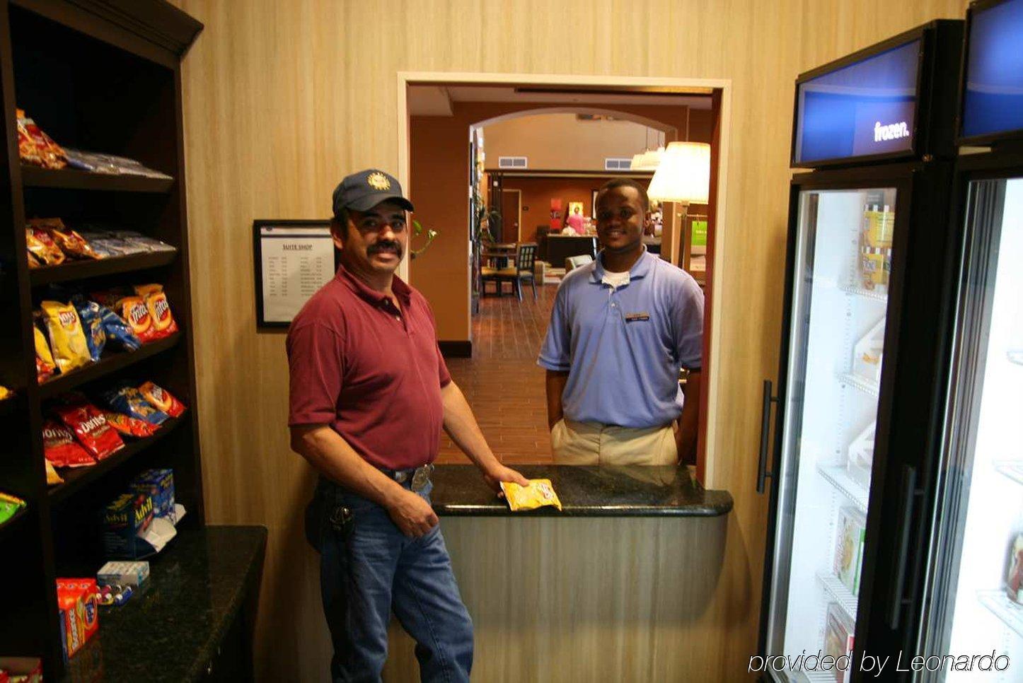 Hampton Inn & Suites Fort Worth/Forest Hill Съоръжения снимка