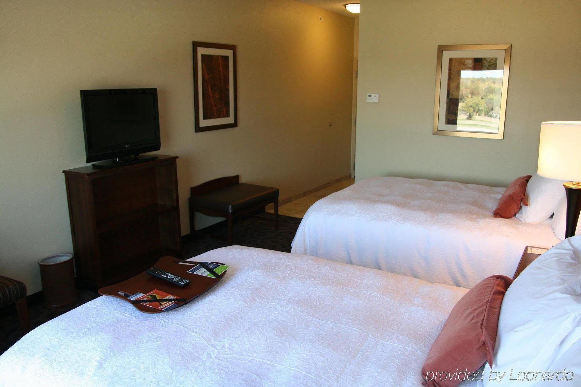 Hampton Inn & Suites Fort Worth/Forest Hill Стая снимка