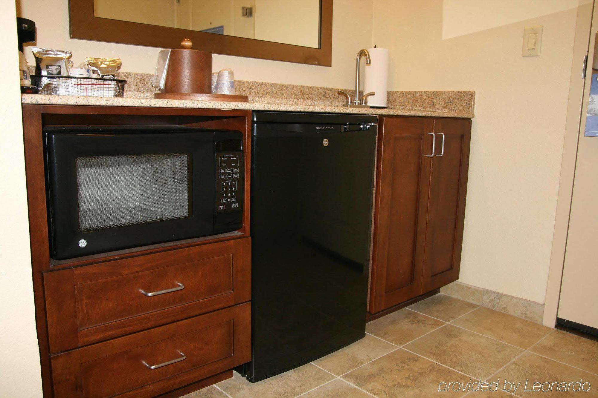 Hampton Inn & Suites Fort Worth/Forest Hill Стая снимка