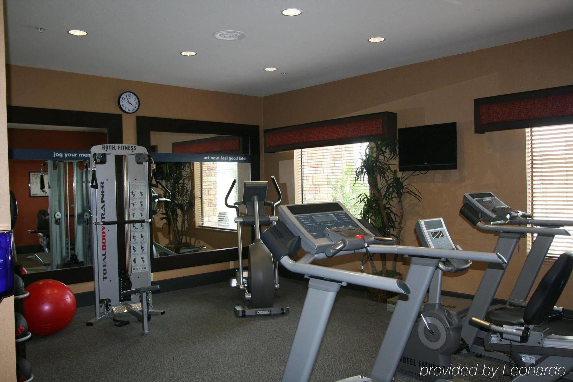 Hampton Inn & Suites Fort Worth/Forest Hill Съоръжения снимка