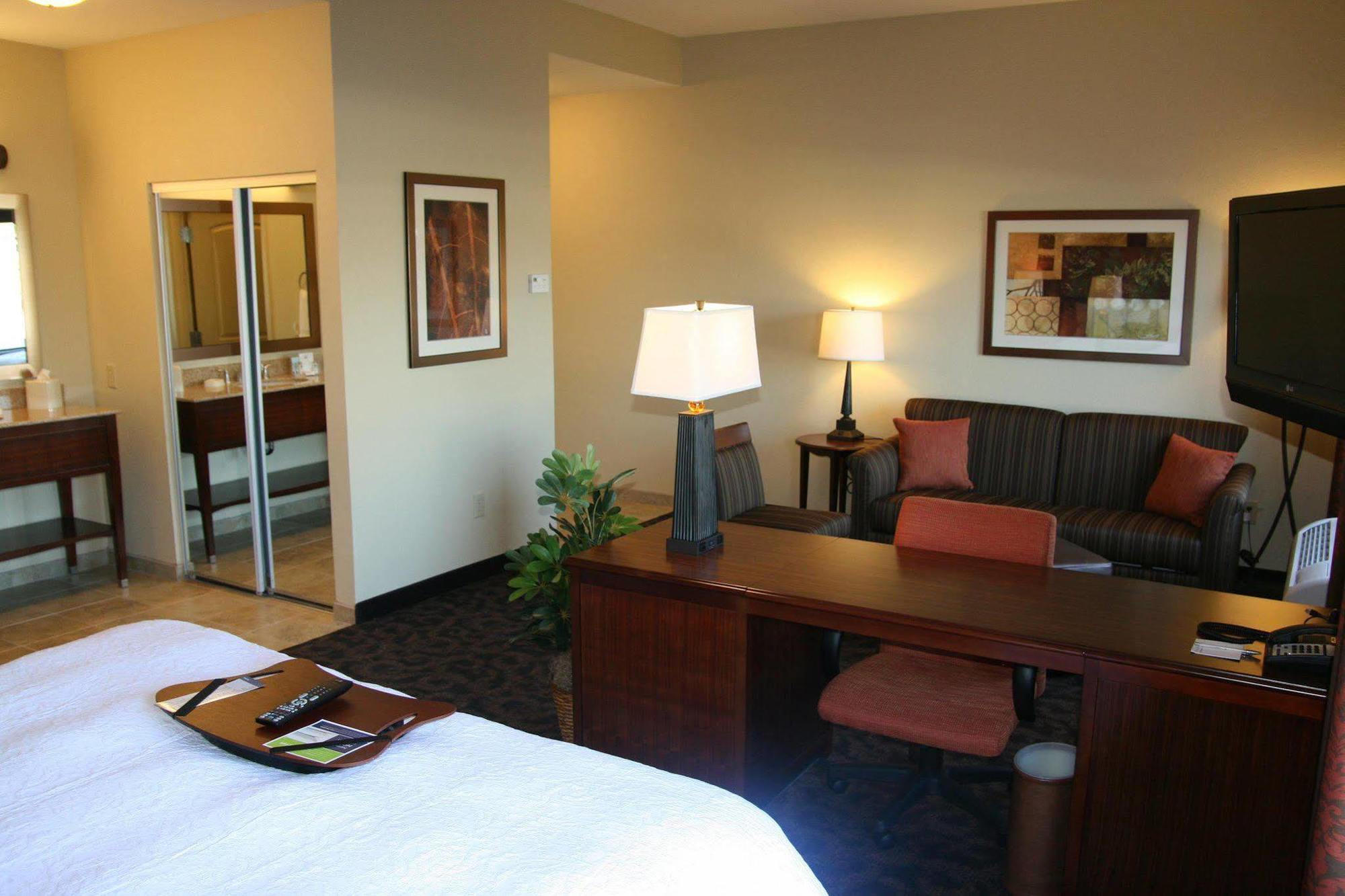 Hampton Inn & Suites Fort Worth/Forest Hill Стая снимка