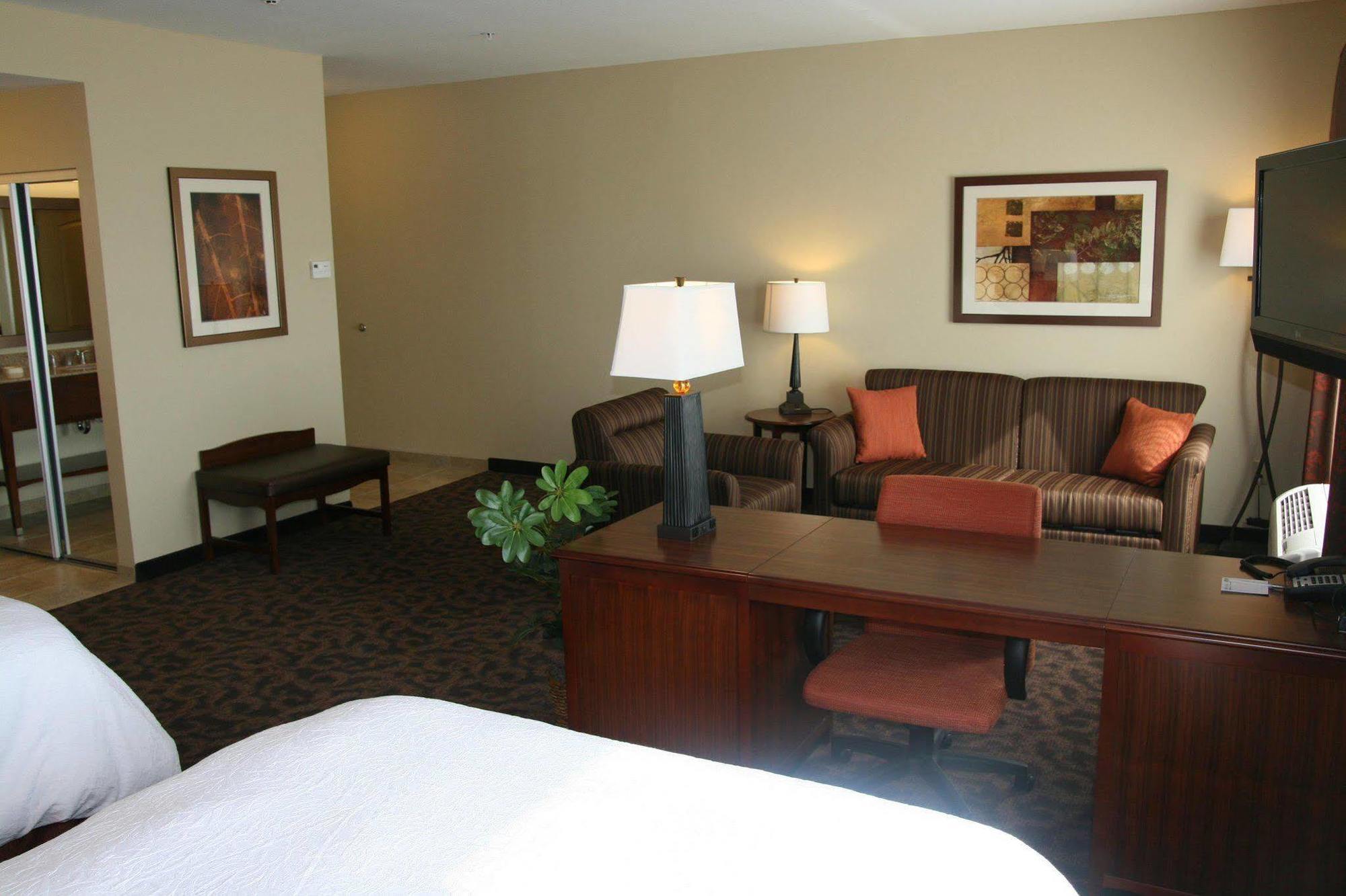 Hampton Inn & Suites Fort Worth/Forest Hill Стая снимка