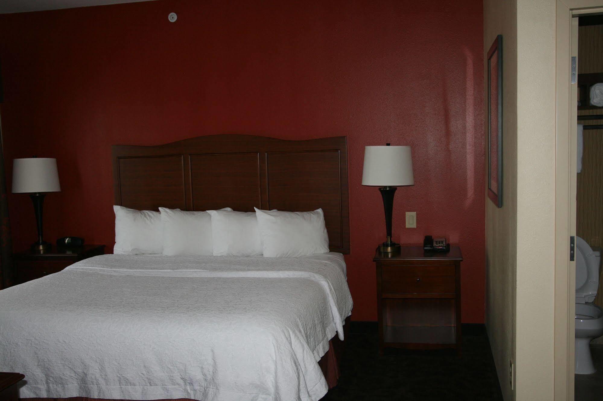 Hampton Inn & Suites Fort Worth/Forest Hill Екстериор снимка