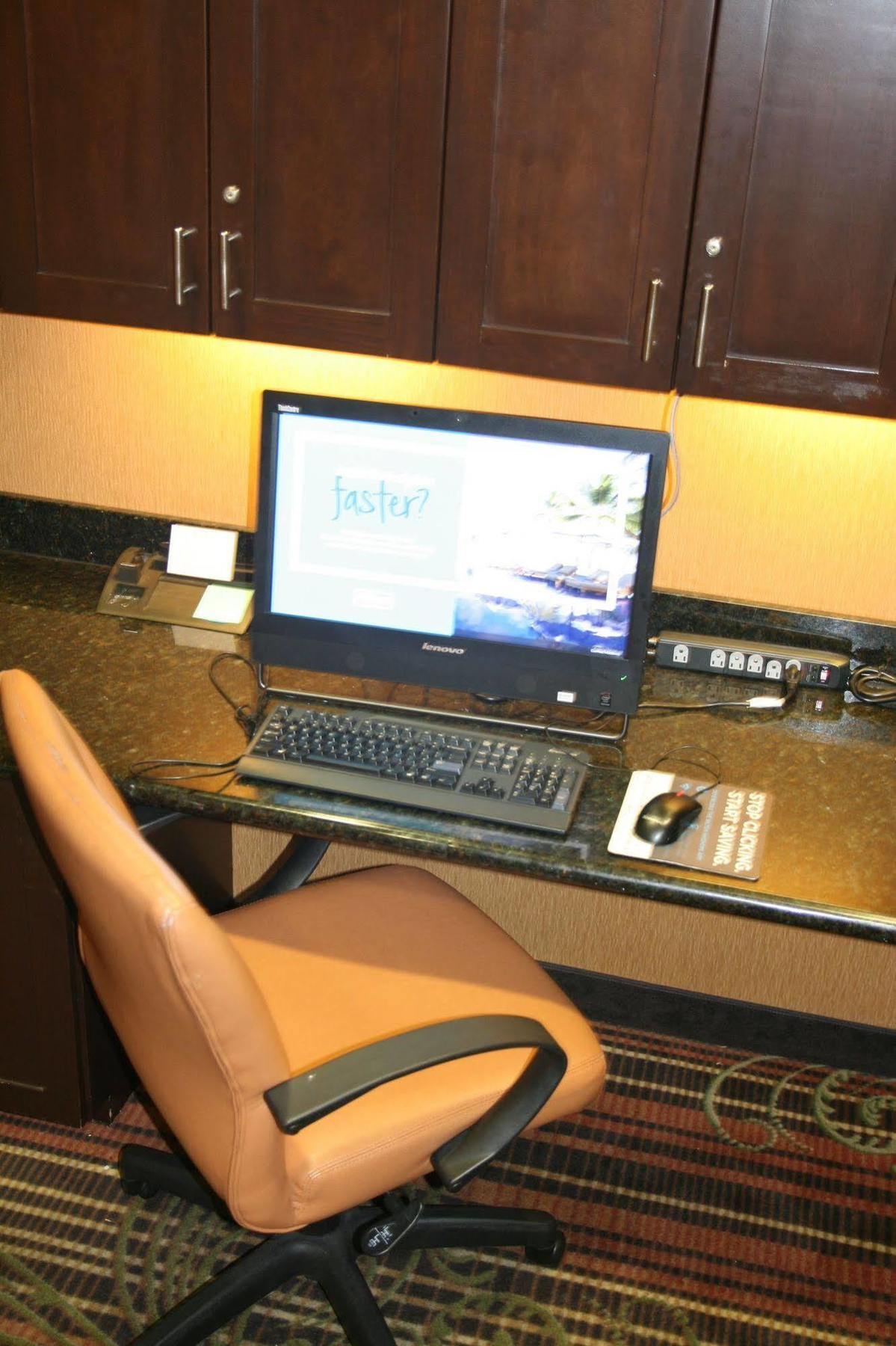 Hampton Inn & Suites Fort Worth/Forest Hill Екстериор снимка